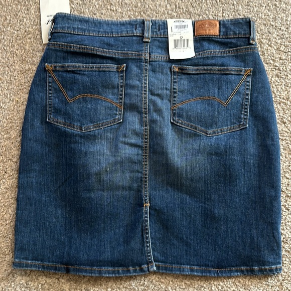 Dickies perfect shape denim skirt. Brand new with tags.  Size 12 size 14 - Picture 8 of 9